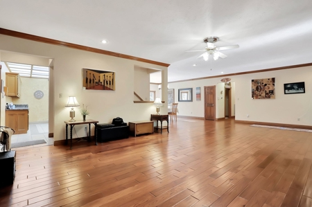 Beautiful Custom Home in Arrowhead Lakes! - image 9