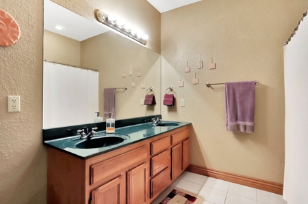 Beautiful Custom Home in Arrowhead Lakes! - image 16
