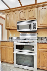 Beautiful Custom Home in Arrowhead Lakes! - image 13