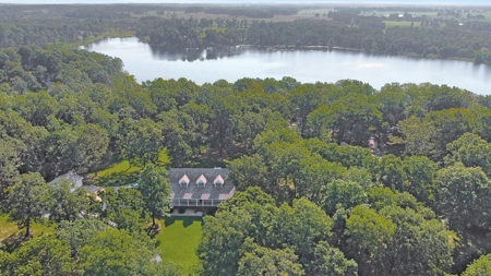 Beautiful Custom Home in Arrowhead Lakes! - image 1