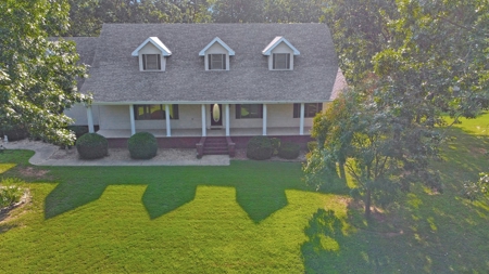 Beautiful Custom Home in Arrowhead Lakes! - image 3