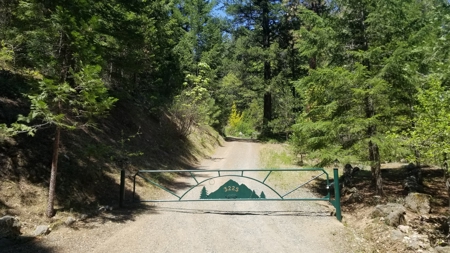 Siskiyou County, Yreka Off Grid Cabin For Sale - image 26