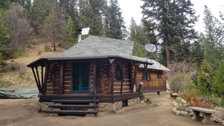 Siskiyou County, Yreka Off Grid Cabin For Sale - image 3