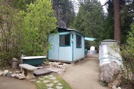 Siskiyou County, Yreka Off Grid Cabin For Sale - image 8