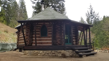 Siskiyou County, Yreka Off Grid Cabin For Sale - image 2