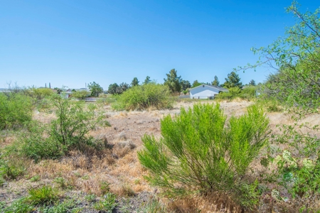 For Sale Small Country Lot in Cordes Lakes with Views - image 9