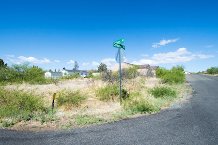 For Sale Small Country Lot in Cordes Lakes with Views - image 8