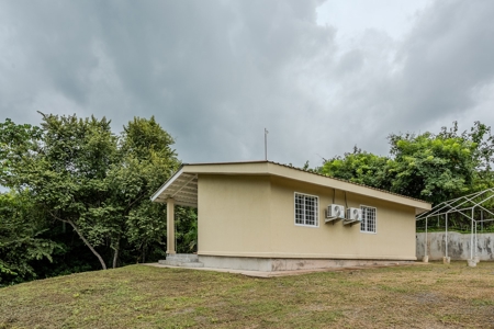 House With Pool For Sale In El Espino San Carlos Panama - image 13