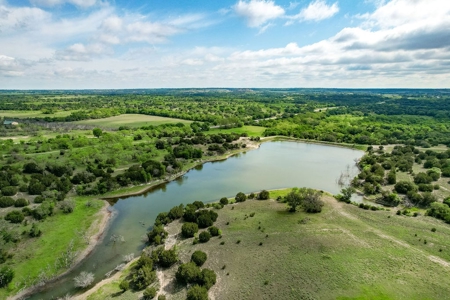 Ranches for Sale in Central Texas - 348 Acres with Lake - image 1