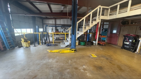 Auto Clinic For Sale in Daingerfield - image 7
