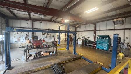 Auto Clinic For Sale in Daingerfield - image 6