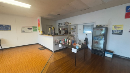 Auto Clinic For Sale in Daingerfield - image 9