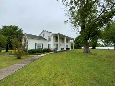 Lovely Historic Bed & Breakfast For Sale in Leslie, AR - image 1