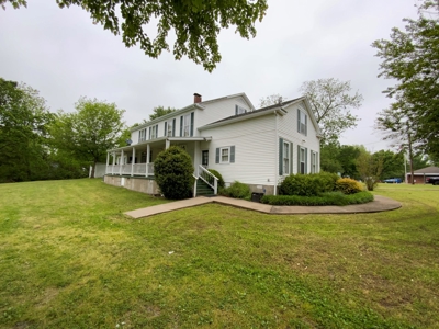 Lovely Historic Bed & Breakfast For Sale in Leslie, AR - image 27