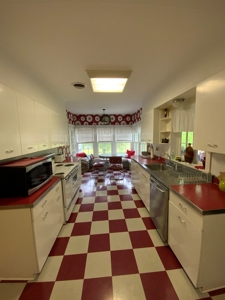 Lovely Historic Bed & Breakfast For Sale in Leslie, AR - image 6