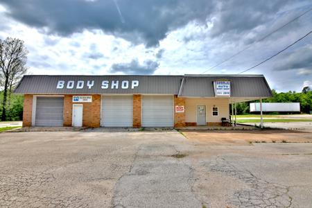 Commercial Property for Sale in Thayer Missouri - image 3