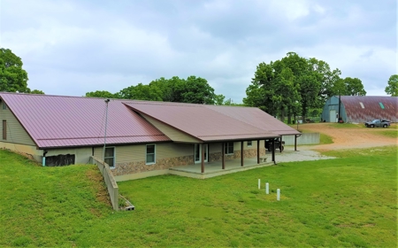 Country Home For Sale Hickory County MO - image 10