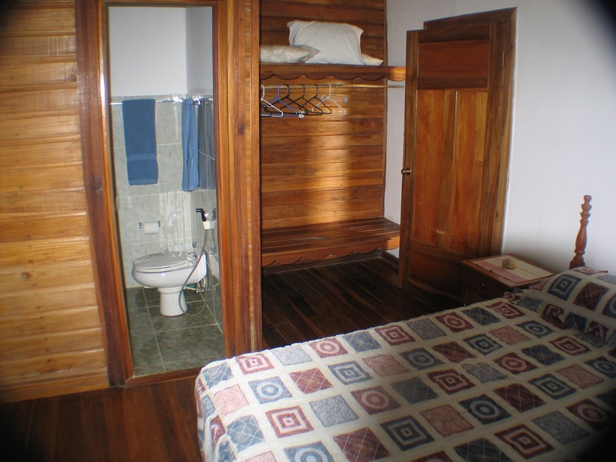 Caribbean-Style B&B, 8 Rooms — Isla Solarte - 13