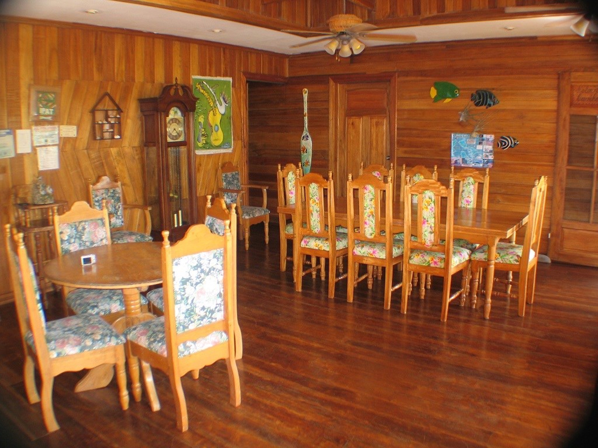Caribbean-Style B&B, 8 Rooms — Isla Solarte - 9