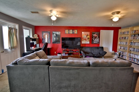Country Home in Thayer MO - image 32