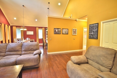 Country Home in Thayer MO - image 14