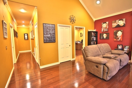 Country Home in Thayer MO - image 13