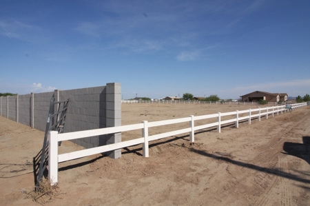 Fenced Horse Land for sale Casa Grande Arizona. Build a home - image 11