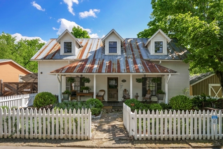 Renovated to perfection! - image 45