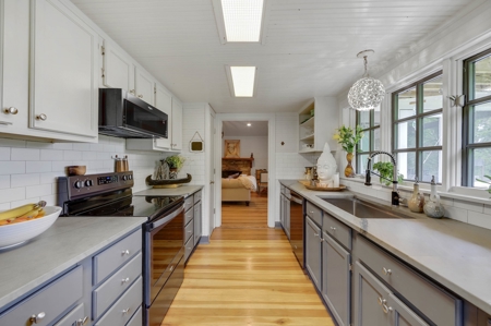Renovated to perfection! - image 15