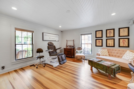 Renovated to perfection! - image 8