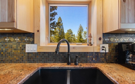 High End Log Home - image 12