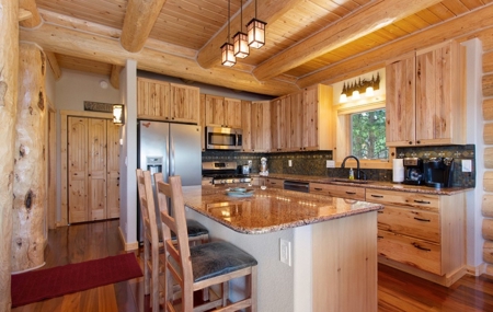 High End Log Home - image 10