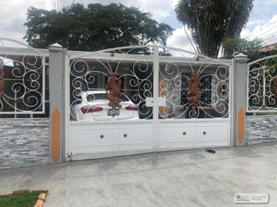 House With Pool For Sale In Las Cumbres Panama City - image 8