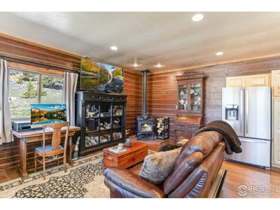 D Log Cabin in the Pines - image 24