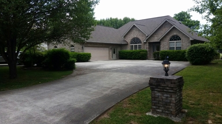 Brick Home for sale 1112 Arrowhead Dr, Crossville TN 38572 - image 1