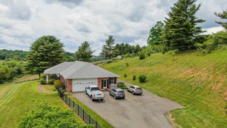 Beautiful Country Home for Sale in Willis VA! - image 2