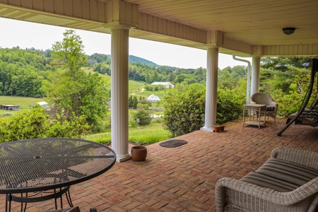 Beautiful Country Home for Sale in Willis VA! - image 3