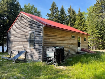 Lakefront Cottage on Rocky Lake - image 3