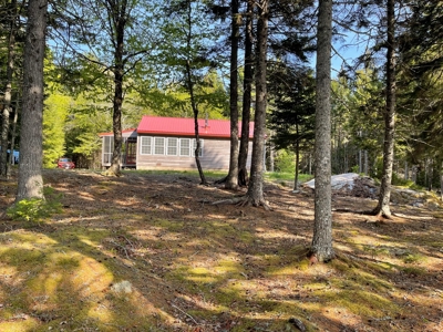 Lakefront Cottage on Rocky Lake - image 5