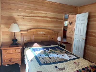 Lakefront Cottage on Rocky Lake - image 9