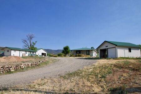 Colorado Country Home with Center Pivot Irrigation, Barn - image 3