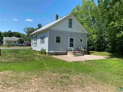 In-Town Home On Double Lot For Sale in Finlayson MN - image 10