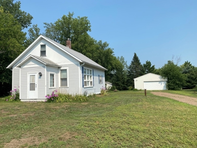 In-Town Home On Double Lot For Sale in Finlayson MN - image 17