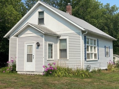 In-Town Home On Double Lot For Sale in Finlayson MN - image 16