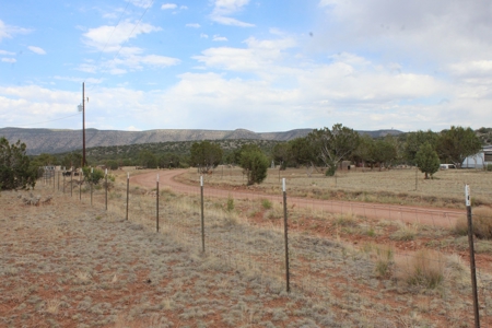 Land Borders State Trust Land for sale in Seligman AZ - image 2