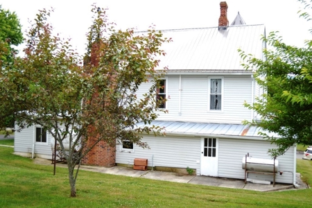 Historic Victorian home in Southwest Virginia - image 3