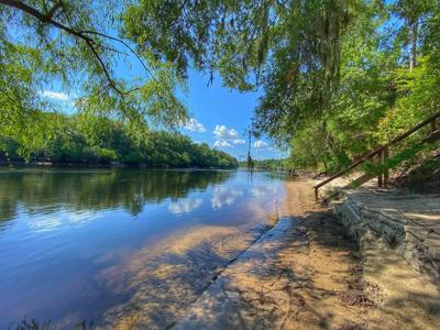 Riverfront Home On The Suwannee River! - image 26