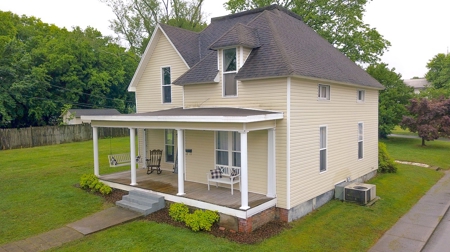 Historic Home in Town for Sale in Dayton, Tennessee - image 1