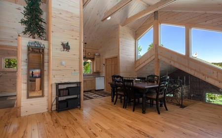 Beautiful Views From This Mountain Log Home - image 23