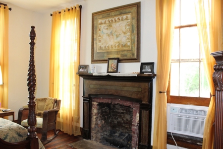 Historic Home / Farm With Creek For Sale In Hardin Co Tn - image 11